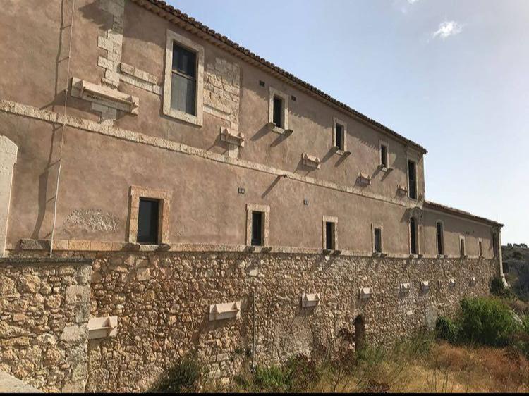 Eremo Madonna Delle Grazie Guest House Avola Bagian luar foto