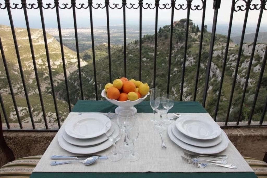 Eremo Madonna Delle Grazie Guest House Avola Bagian luar foto