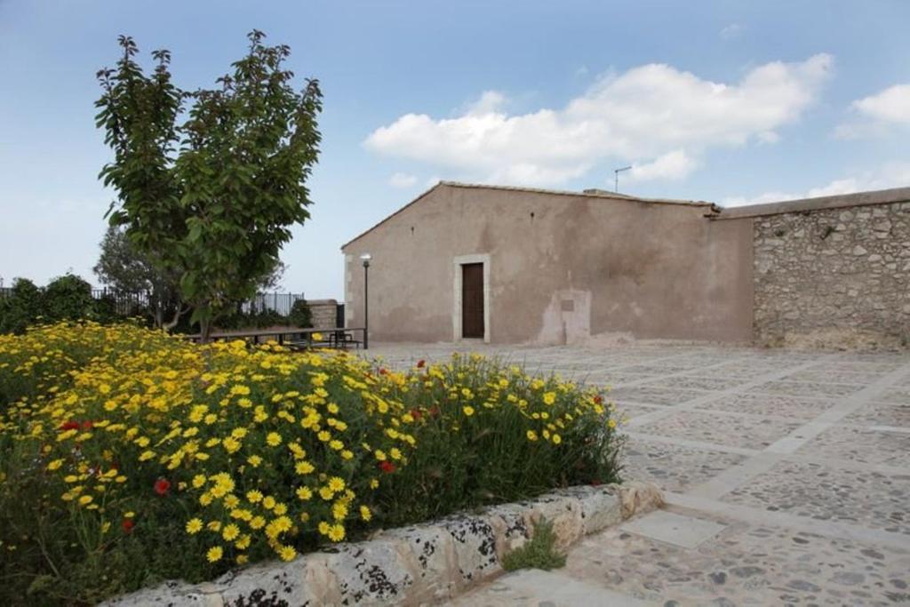 Eremo Madonna Delle Grazie Guest House Avola Bagian luar foto