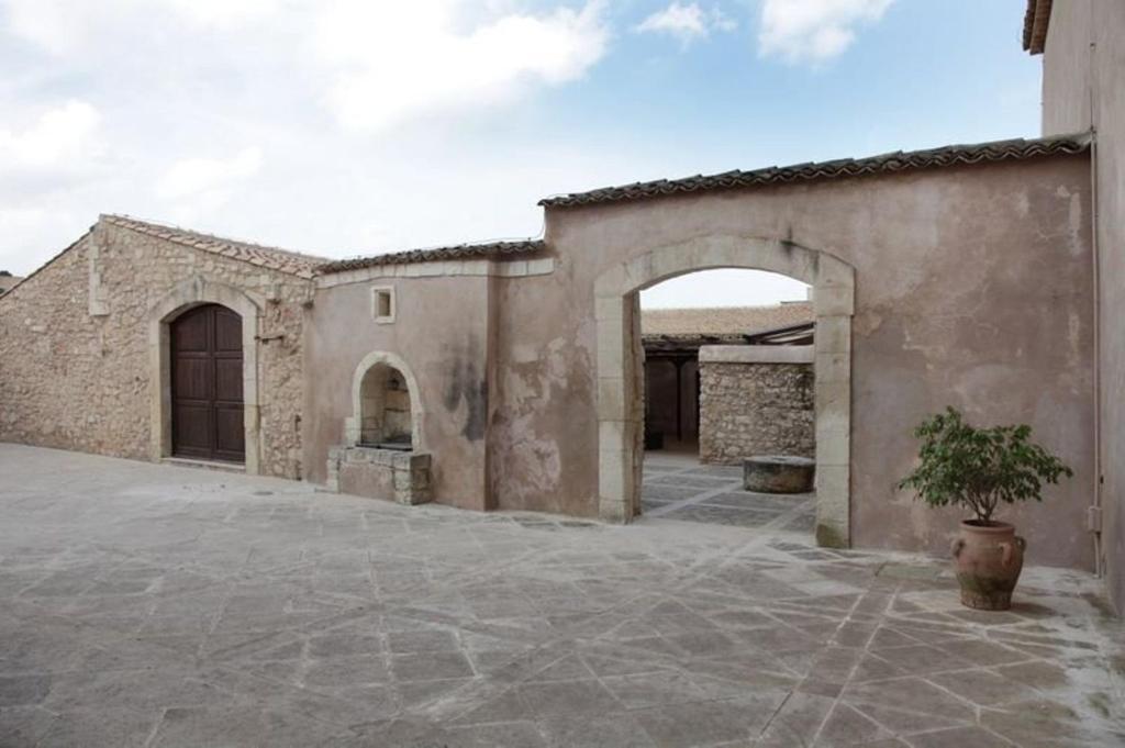 Eremo Madonna Delle Grazie Guest House Avola Bagian luar foto