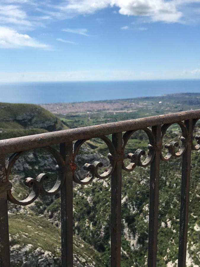 Eremo Madonna Delle Grazie Guest House Avola Bagian luar foto